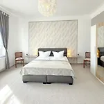 Zach Family Apartment *